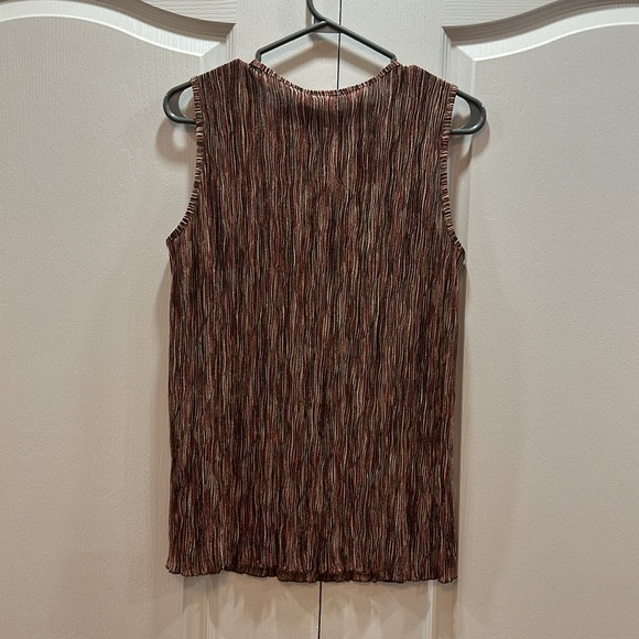 Tank Top - Picture 2 of 5